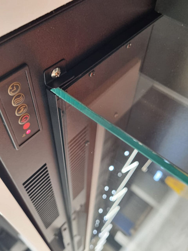 Каминокомплект Cube 36 - Белый с черным с очагом Astra 36 RF (выставочный образец)_3 Каминокомплект Cube 36 - Белый с черным с очагом Astra 36 RF (выставочный образец)_3